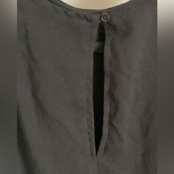 Sleeveless Black Dress with Embellished Collar Medium - Picture 6 of 6